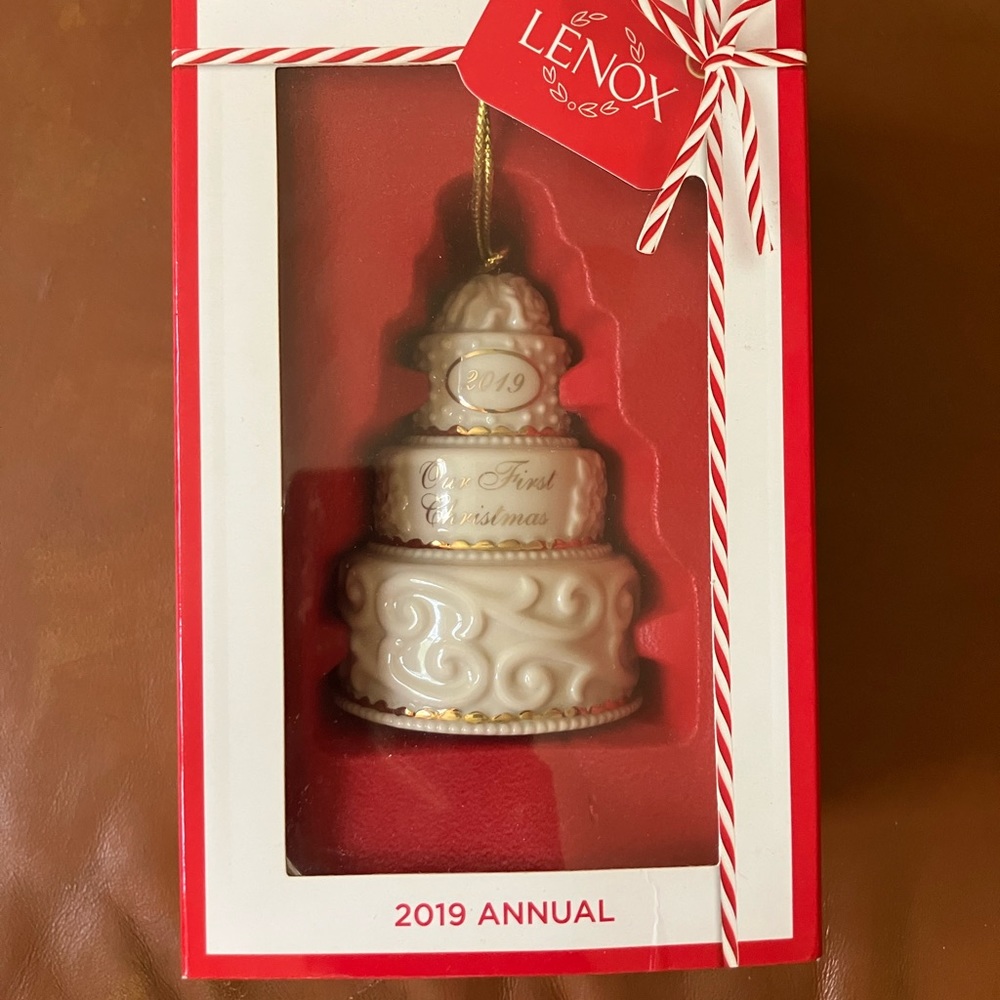 NEW 2019 Our First Christmas wedding cake ornament NIB